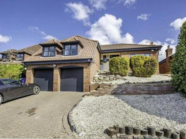 House for sale in Edenthorpe, South Yorkshire