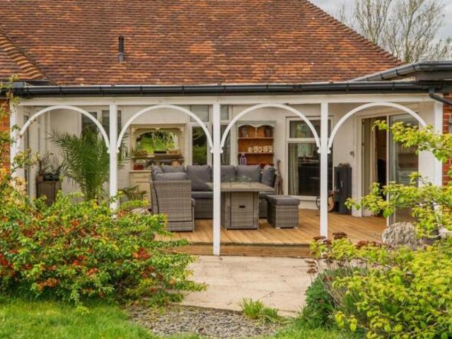 Bungalow for sale in Stanford On Avon, Leicestershire