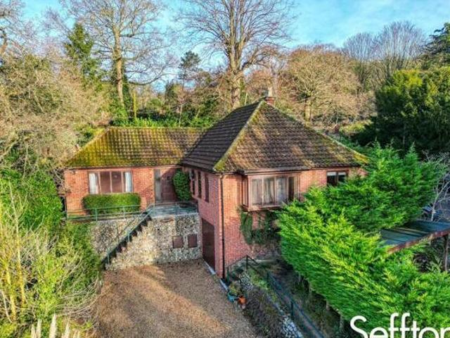 House for sale in East Bank, Norfolk