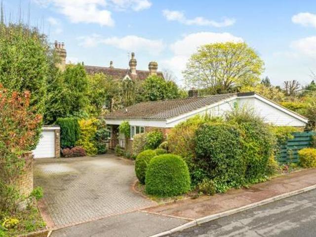 House for sale in Broadwater Down, Sandown Park