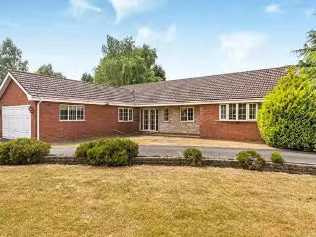 House for sale in Four Oaks