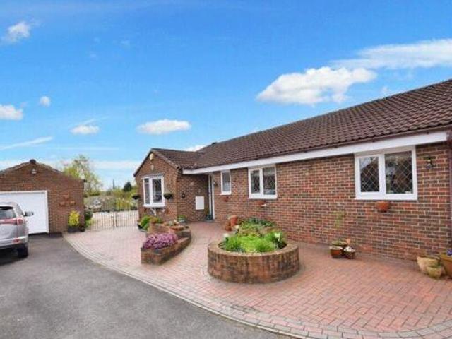 House for sale in Wrenthorpe, Wakefield