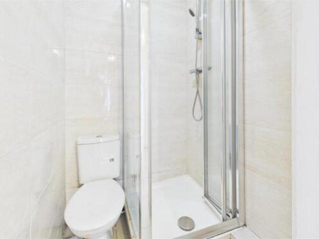Bungalow for sale in New England, Peterborough