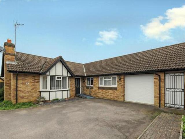 House for sale in Glenvale Park, Wellingborough