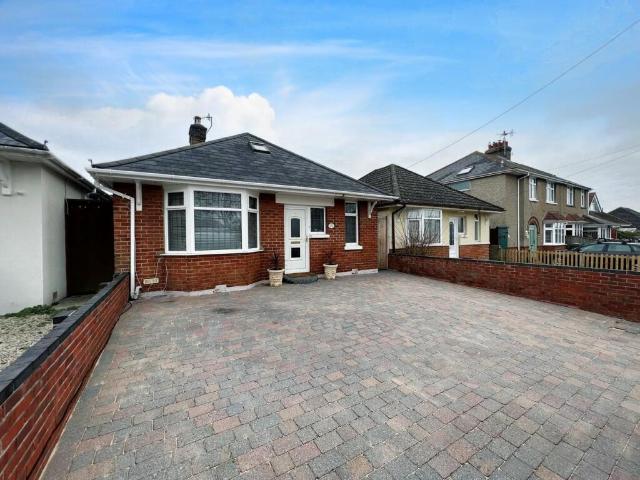Bungalow for sale in Oakdale