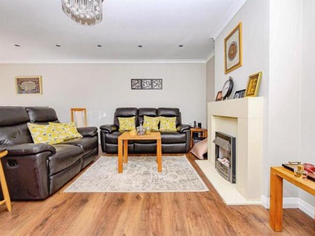 Bungalow for sale in Spring Park, Luton