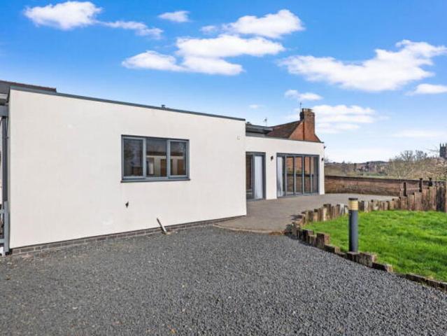 Bungalow for sale in St John's, Worcestershire