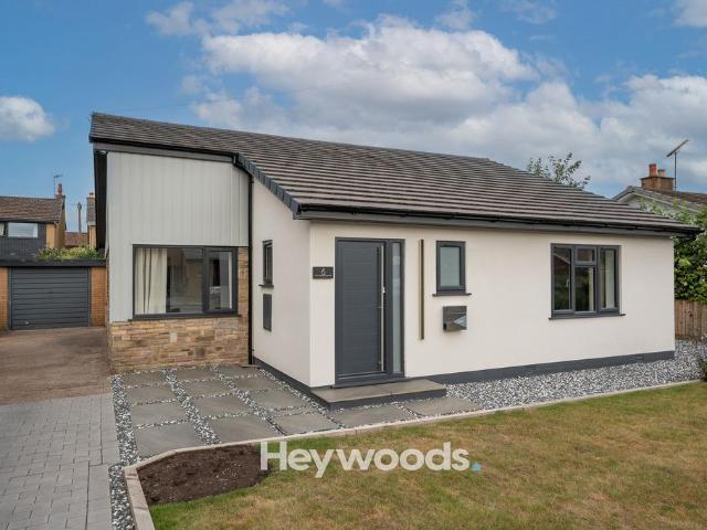 Bungalow for rent in Baldwins Gate, Butterton