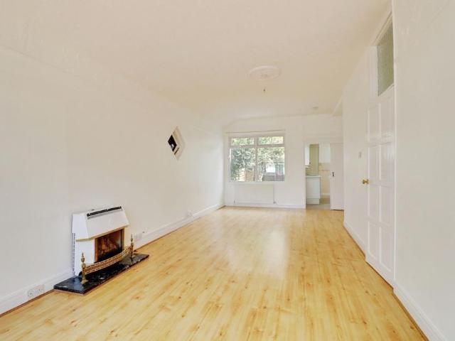 House for rent in Alton Barnes, Essex