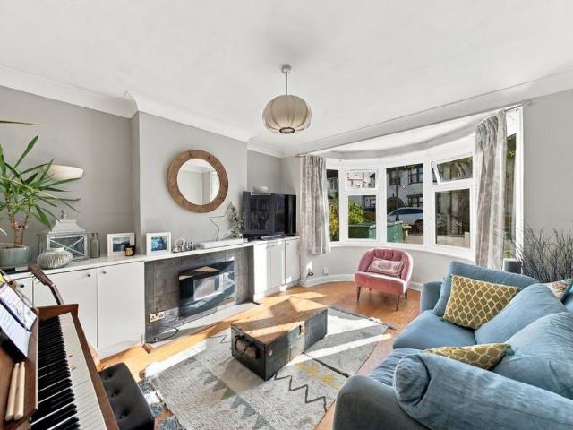 House for rent in Dudden Hill, Greater London