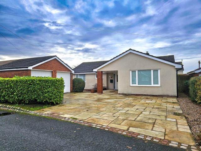 Bungalow for rent in Tarleton, Roby Mill
