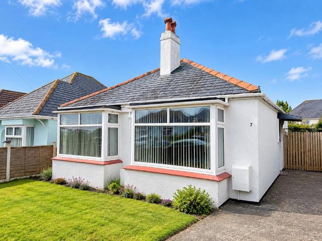 Bungalow for rent in Preston, Paignton