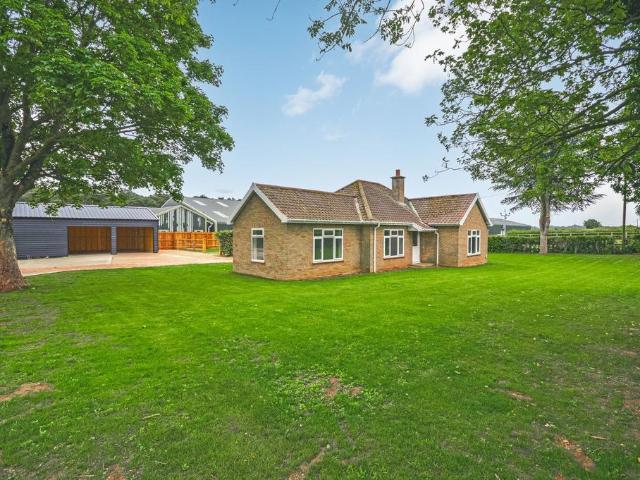 Bungalow for rent in East Tuddenham, Norfolk