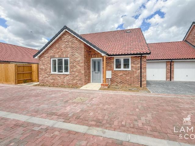Bungalow for rent in Dale Hill, Essex