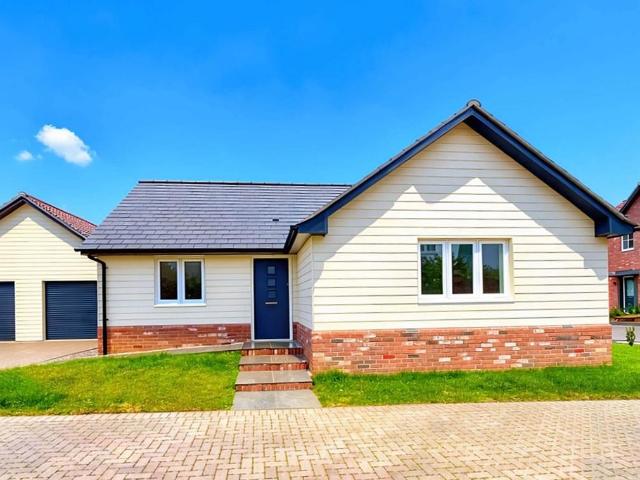Bungalow for rent in Bedingfield, Suffolk
