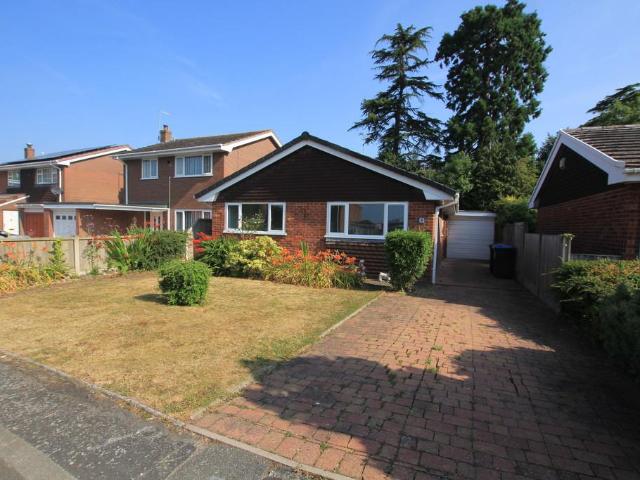 Bungalow for rent in Crewe by Farndon, Cheshire