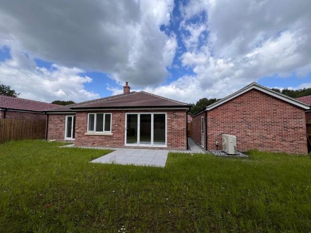 House for rent in Frinton and Walton, Dale Hill