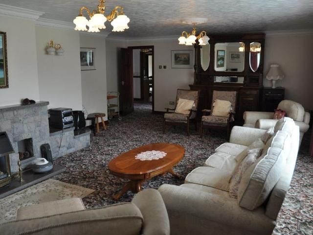 House for rent in Caergeiliog, Wales