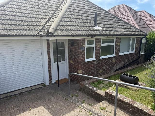 Bungalow for rent in Saltdean, Brighton & Hove