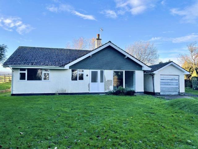 Bungalow for rent in Weir Quay, Devon