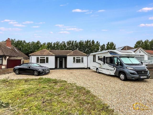 Bungalow for rent in Guestling Green, East Sussex