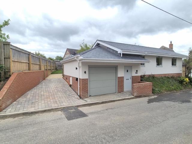 Bungalow for rent in Figheldean, Wiltshire