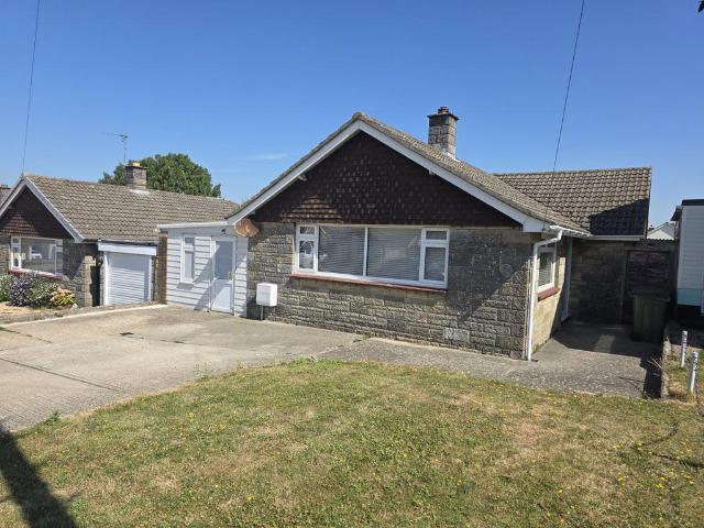 Bungalow for rent in Shide, Isle Of Wight