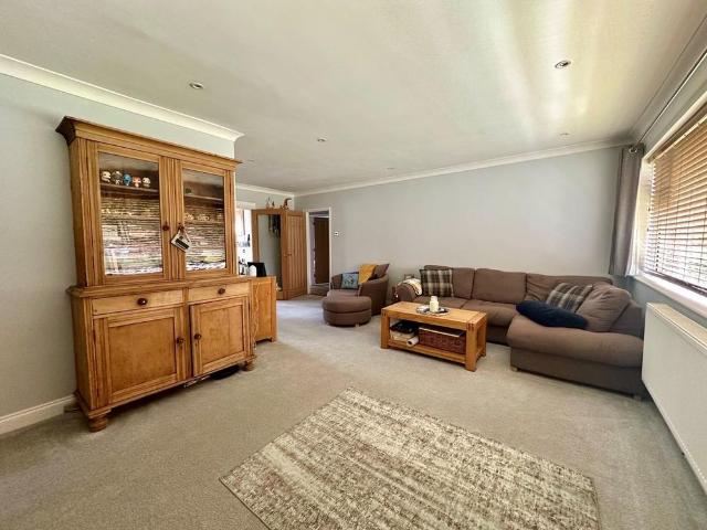 House for rent in Woodcot, Middlecroft