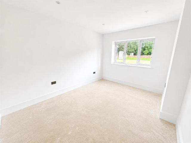 House for rent in Priors Hall Park, Weldon