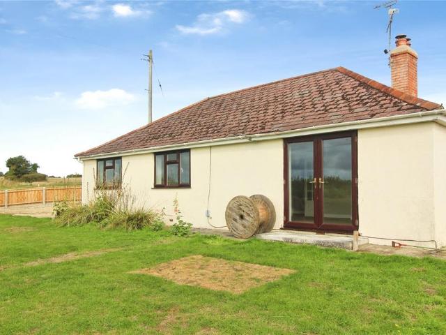 Bungalow for rent in Woodrow, Stourton Caundle