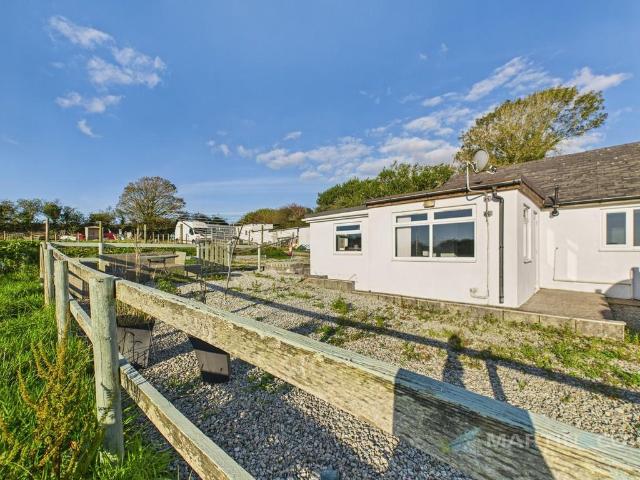 Bungalow for rent in Roche, St Columb Major