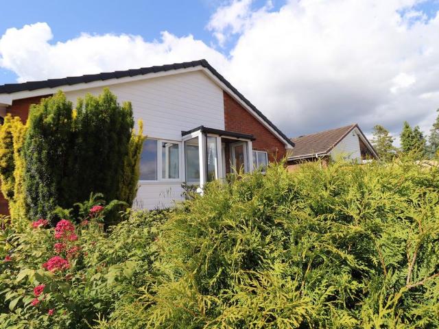 Bungalow for rent in Madeley Heath, Butterton