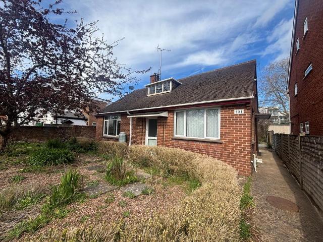 Bungalow for rent in St Leonards, Watergate
