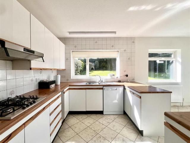Bungalow for rent in Pachesham Park, Surrey