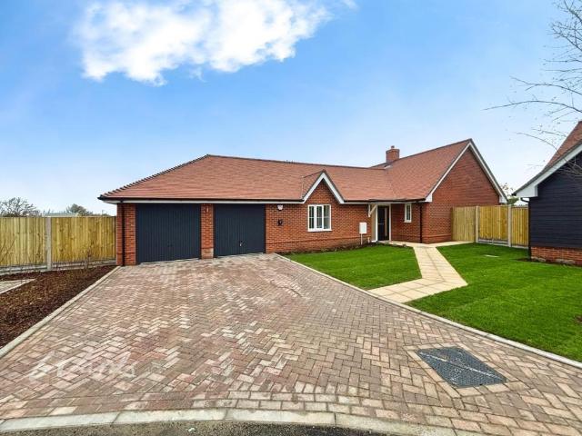 Bungalow for rent in The Butts, Kent