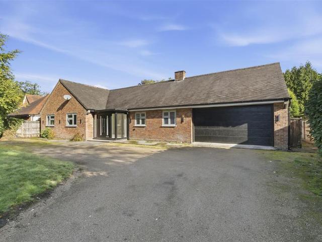 Bungalow for rent in Little Aston, Lichfield