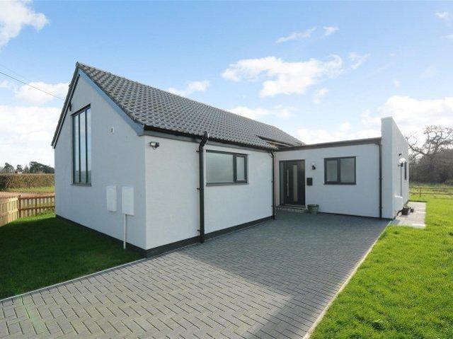 Bungalow for rent in Budlake, Devon