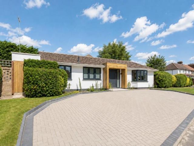 Bungalow for rent in Blackhills, Surrey