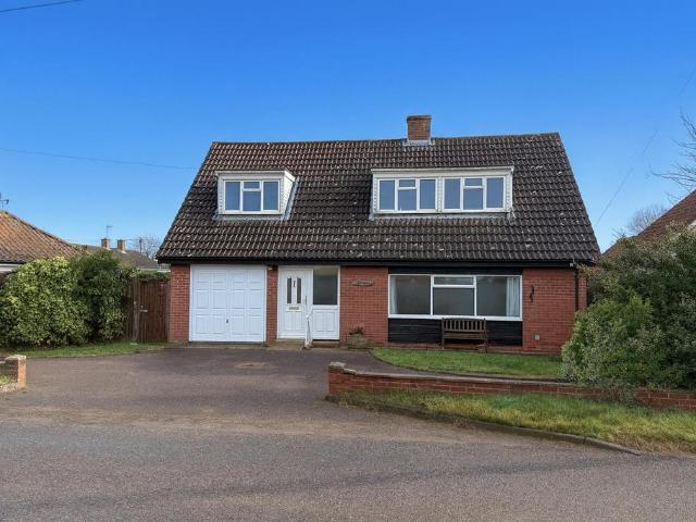 Bungalow for rent in Baylham, Mid Suffolk