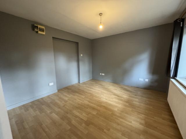 House for rent in Row Town, Surrey