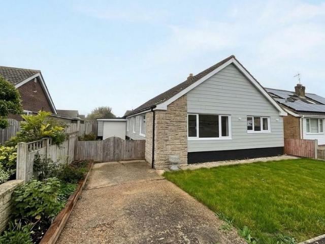 Bungalow for rent in Dymchurch, Folkestone and Hythe