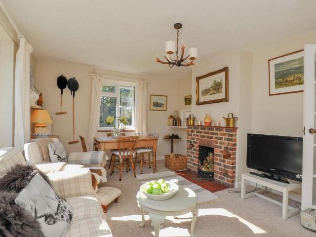 House for rent in Fole, Surrey