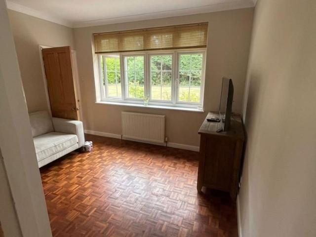 House for rent in Roundshaw, Greater London
