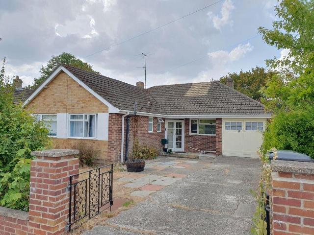 Bungalow for rent in Ashmore Green, West Berkshire