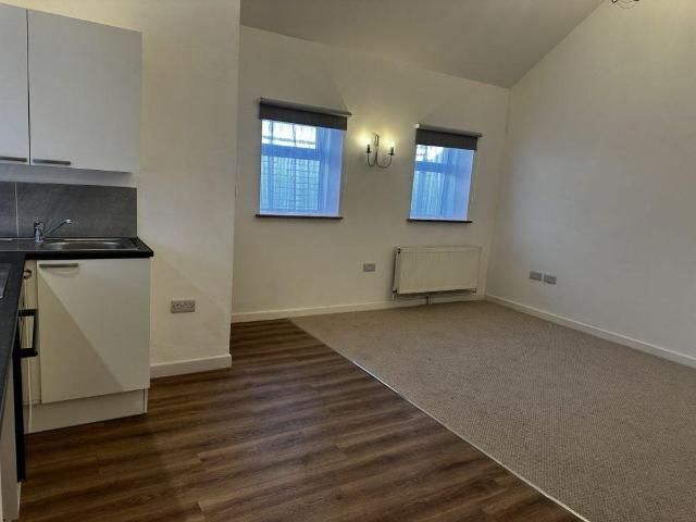 House for rent in Berkeley, Dragonby