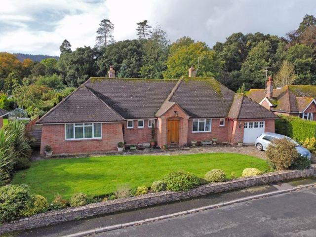 Bungalow for rent in Budlake, Devon