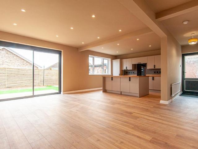 Bungalow for rent in Norton-on-derwent, Isle Of Man