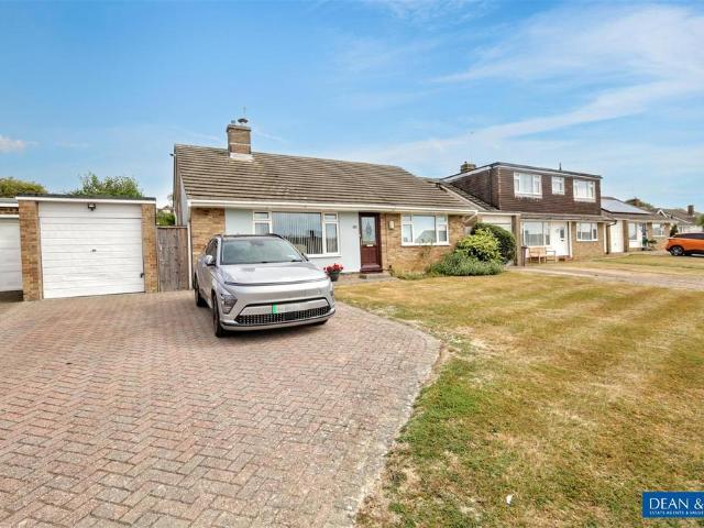 Bungalow for rent in Hangleton