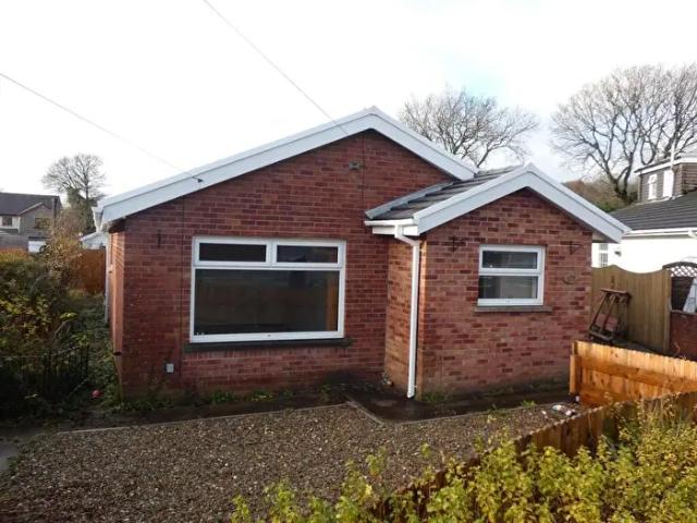 Apartment for rent in Cilybebyll, Rhos