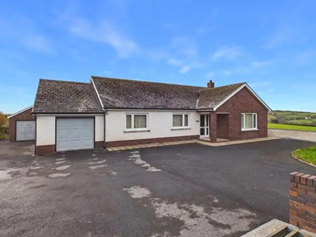 Apartment for rent in Newchurch and Merthyr, Llannewydd